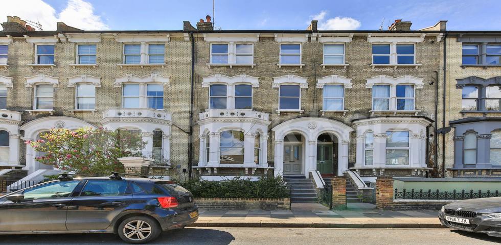 			1 Bedroom, 1 bath, 1 reception Flat			 Coverdale Road, , SHEPHERDS BUSH